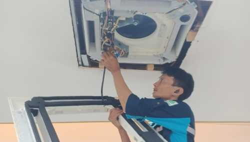 Tim Ranggawuni Teknik memberikan layanan service AC dengan kualitas terbaik.