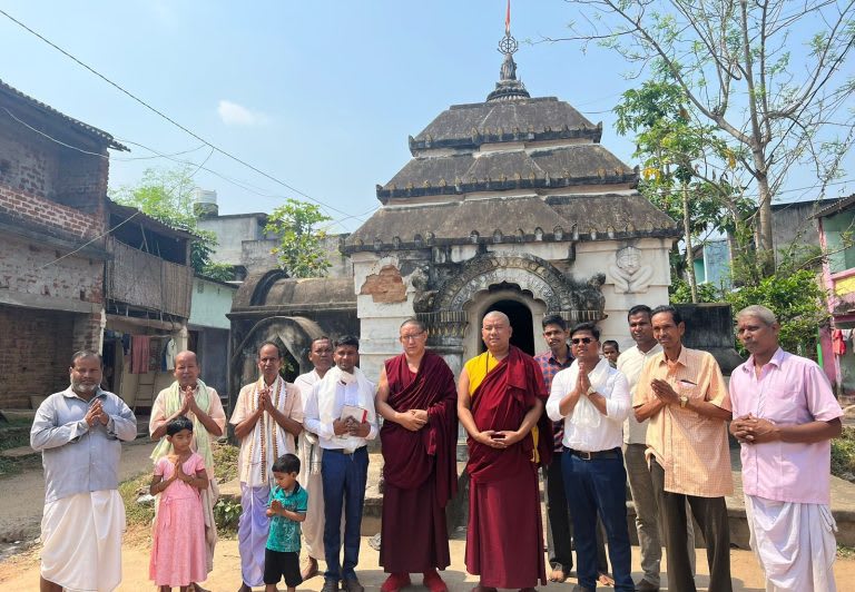Ven. Lama Sonam Tashi visited to Buddhist village, Maniabandha
