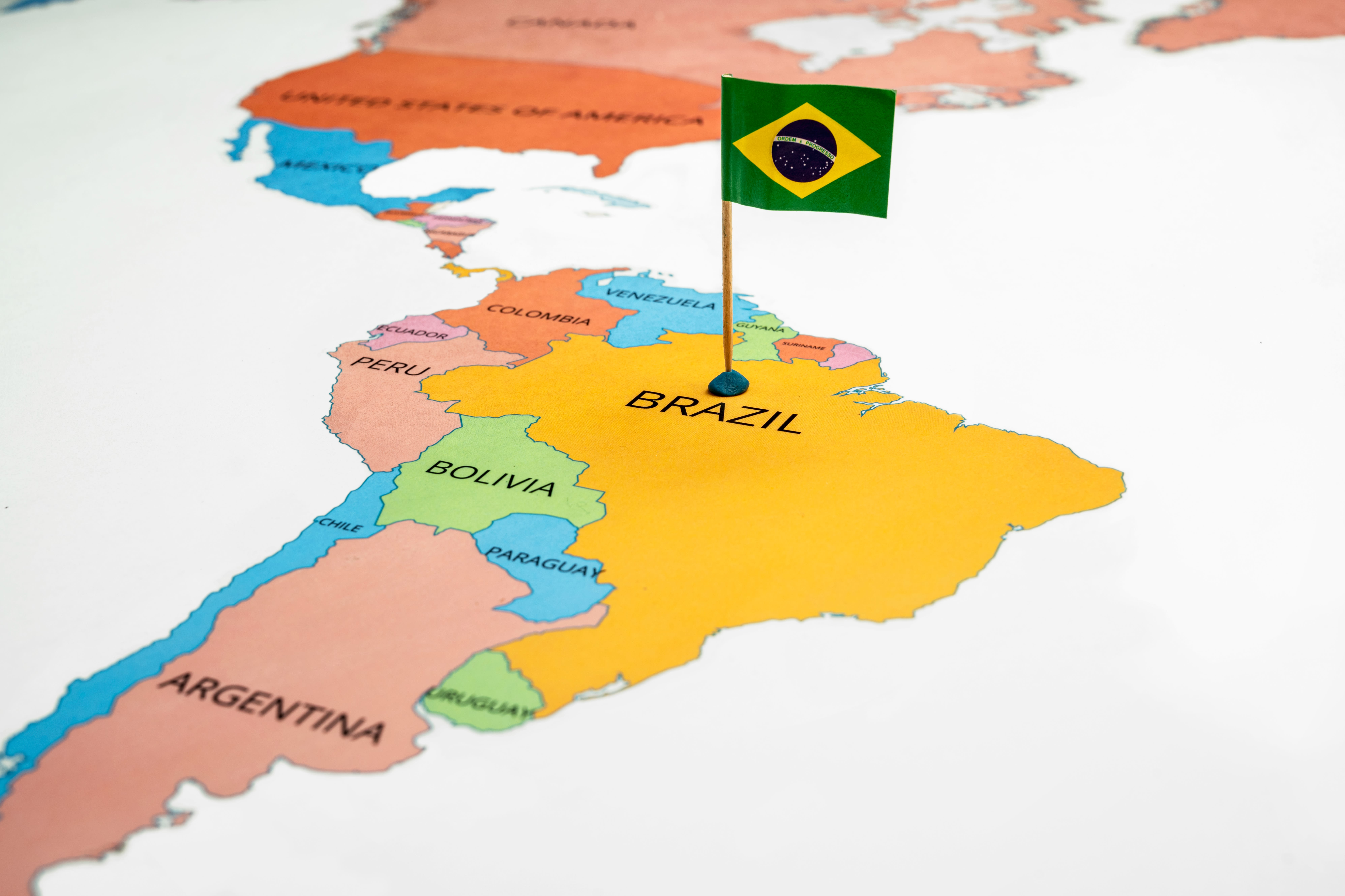 map-brazil-with-brazilian-flag-it (1)