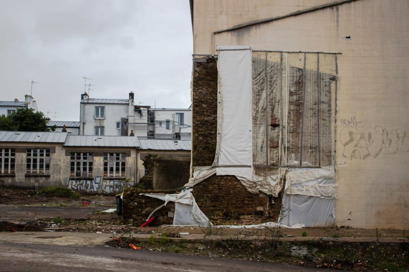 Façade et ancienne école