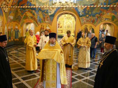 Правящий архиерей совершил воскресное богослужение и священническую хиротонию в Богоявленском соборе г.Иркутска