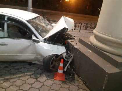 Трое человек пострадали в ночном ДТП в центре Иркутска (Видео)