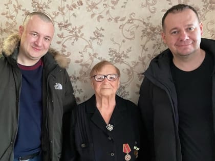 Ангарские эсеры поздравили ветеранов-блокадников