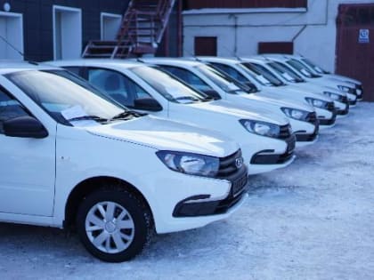 В 2023 году для медорганизаций Приангарья приобрели 84 легковых автомобиля