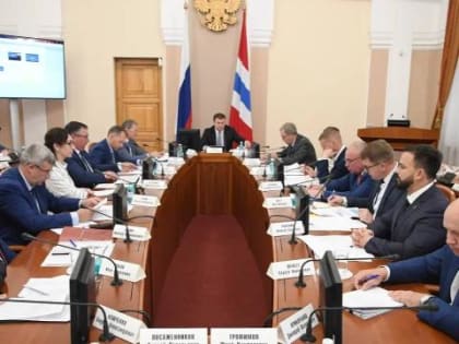 Хоценко отправил омских чиновников проехаться в автобусах