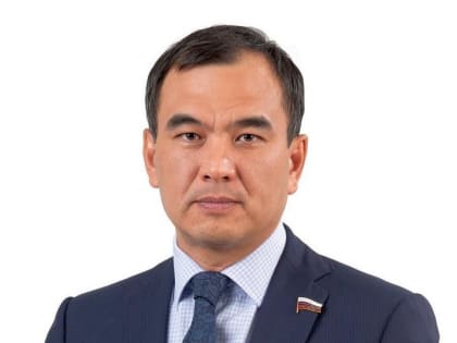 Сергей Тен поздравляет учителей с праздником