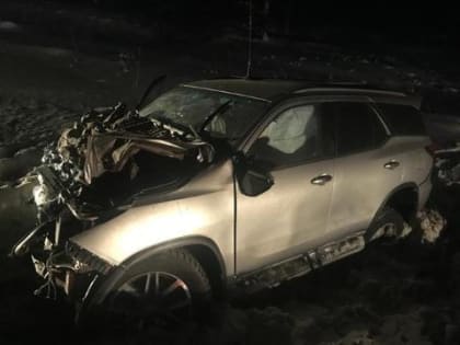 В Красноярском крае внедорожник попал под грузовик «Мазда-Титан», погиб человек