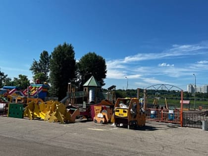 В округах №4, 12, 22 и 31 Евгения Савченко, Александра Друзенко, Максима Девочкина и Алексея Распутина идет благоустройство