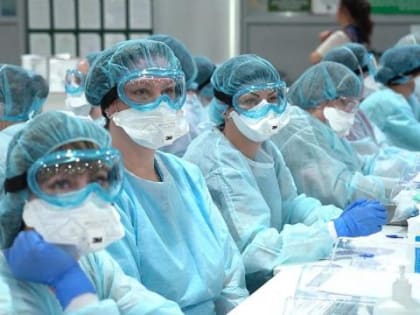 В Омске офтальмологу-хирургу готовы платить 300 тысяч рублей в месяц