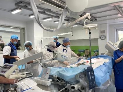 Врачи ИОКБ освоили методику устранения дефекта межжелудочковой перегородки у детей