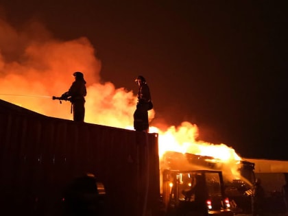 Подробности пожара на Трактовой в Иркутске: горел железобетонный склад