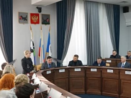 Спикер Евгений Стекачев и мэр города Руслан Болотов обсудили с Ириной Гусевой развитие местного самоуправления