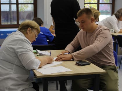 Коробка с пожеланиями и сладкий чай:  как прошел день донора в Иркутске