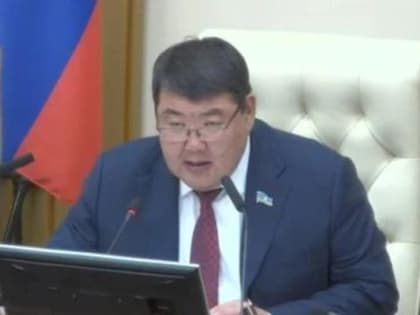 Сгорел на работе: в Якутии спикера Ил Тумэна госпитализировали прямо с заседания