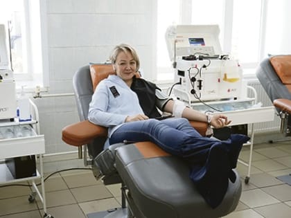 Донор — от лат. dono, «дарю». Депутаты думы Иркутска приняли участие в сдаче крови и ее компонентов