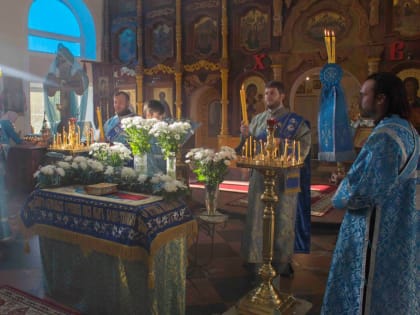 Престольный праздник в Падунском храме Успения Божией Матери города Братска