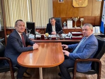 Николай Труфанов обсудил ремонт и строительство социальных объектов с мэрами территорий