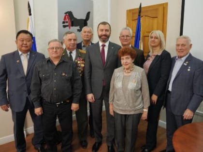 К 105-летию ВЛКСМ депутаты Заксобрания вручили благодарственные письма