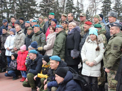 Павлу Матвееву и Дмитрию Лопатину вручены Почетные грамоты ЗС