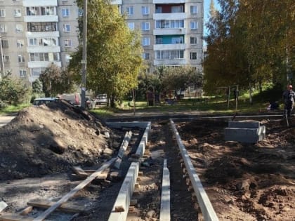 Депутаты проверяют благоустройство дворов в Иркутске
