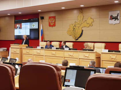 Александр Ведерников предложил разработать программу восстановления детских оздоровительных лагерей