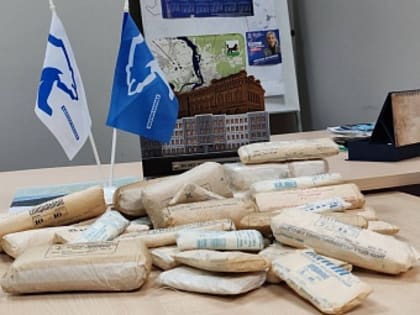 Депутаты Думы Павел Безденежных и Оксана Жучкова оказывают поддержку в отправке гуманитарной помощи бойцам СВО