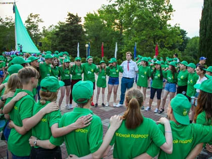 Три школьницы представляют Иркутскую область на тематической смене в лагере «Орлёнок»