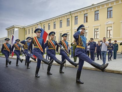 Город в курсантских погонах. Первое в Сибири Суворовское военное училище открылось в Иркутске