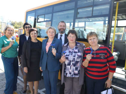 42 новых школьных автобуса получили муниципалитеты к началу учебного года