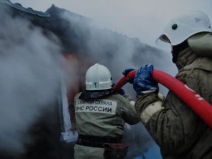 Частный склад с зерном сгорел в Красноярском крае