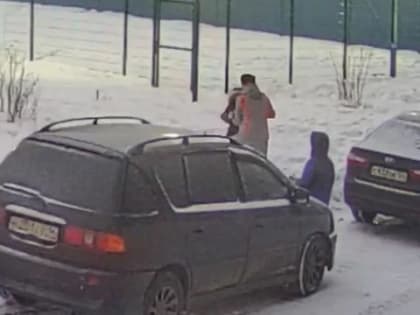 В Новосибирске женщина избила ребенка пытаясь напугать