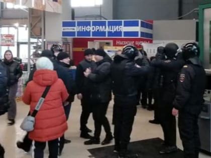 В субботу в одном из торговых центром Бердска прошла облава на подростков