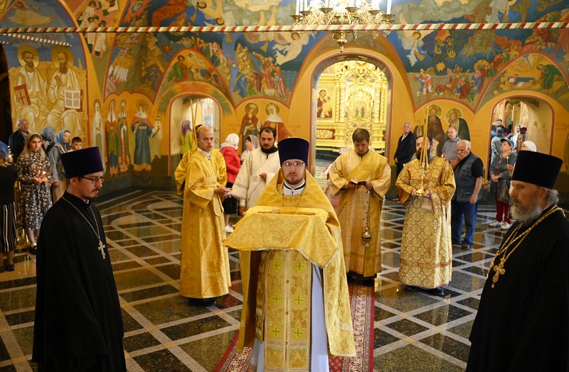 Богоявленский собор Иркутск службы