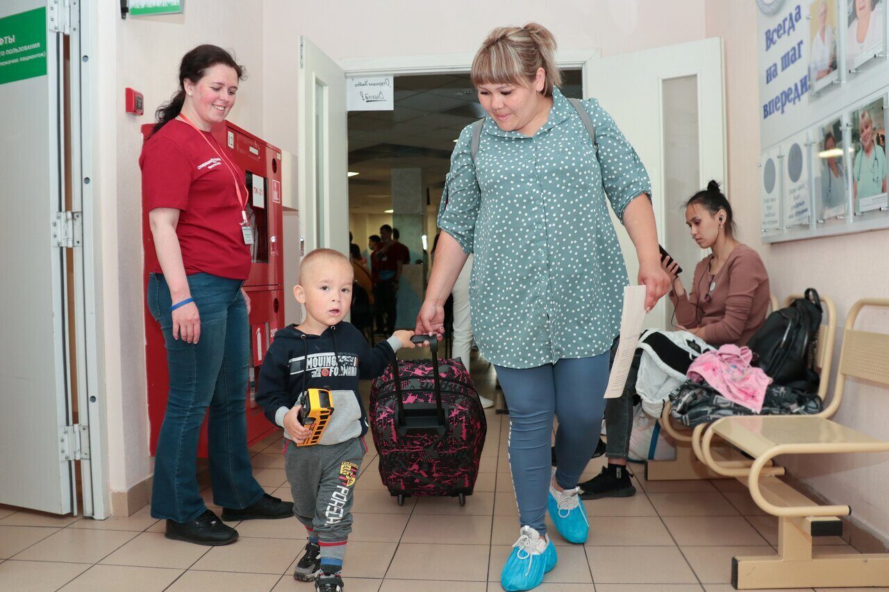 Новости начавшегося дня. Операция улыбка Иркутск. Волонтеры в больнице с детьми.