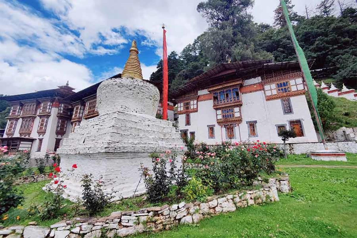 White walls and golden roofs of Kurjey Lhakhang