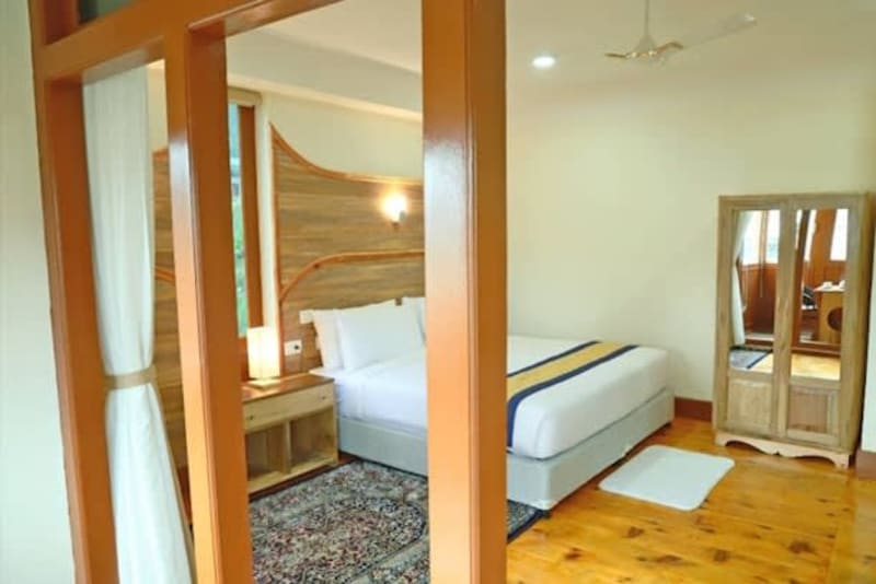 Norbu Linka Resort