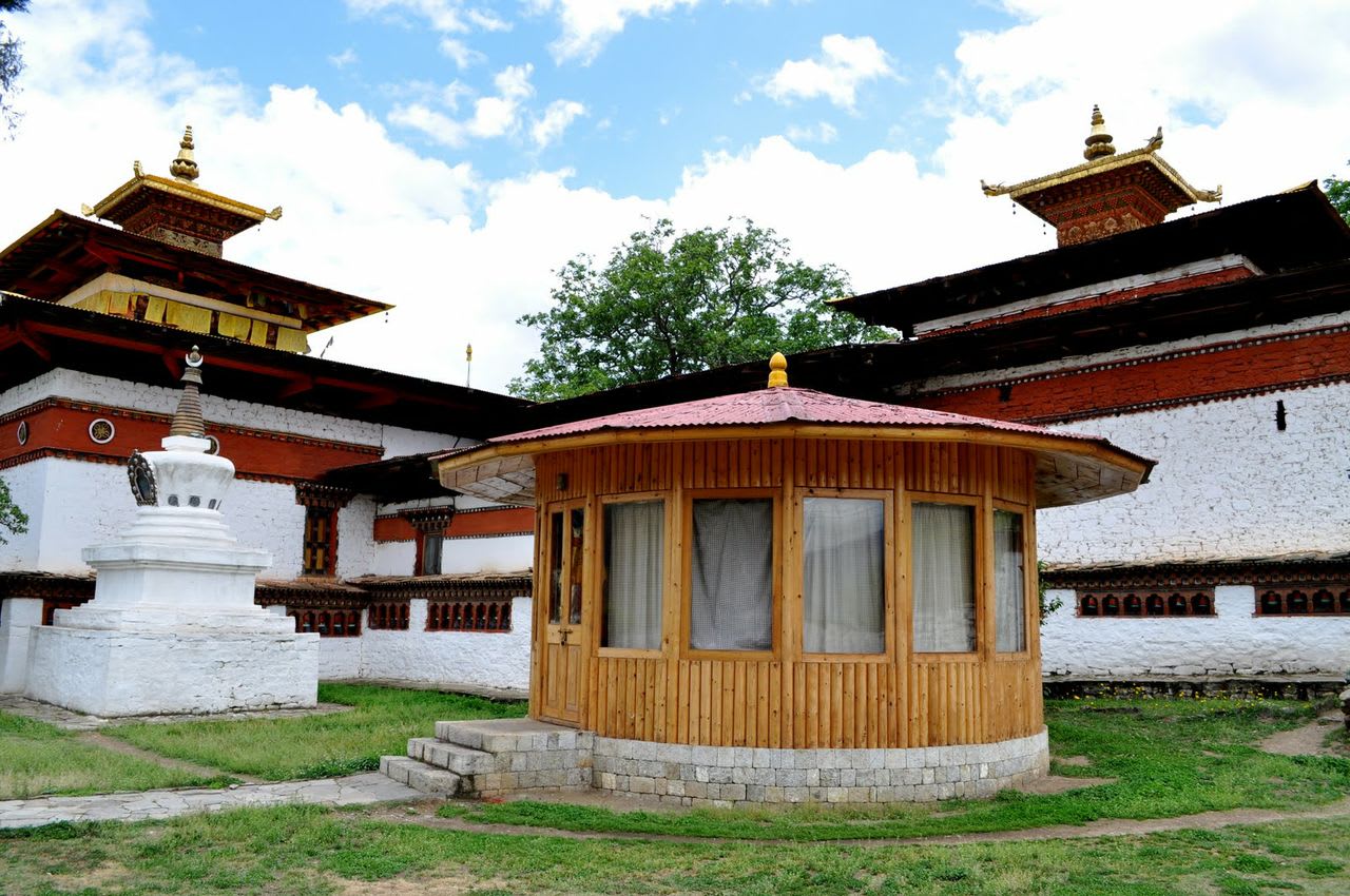 Romantic Getaways in Bhutan: Intimate Experiences for Couples