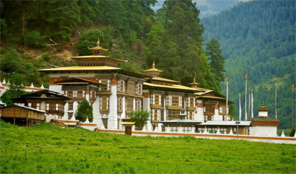 Winter in Bhutan: Crystal Mountains, Meditation & Cultural Authenticity