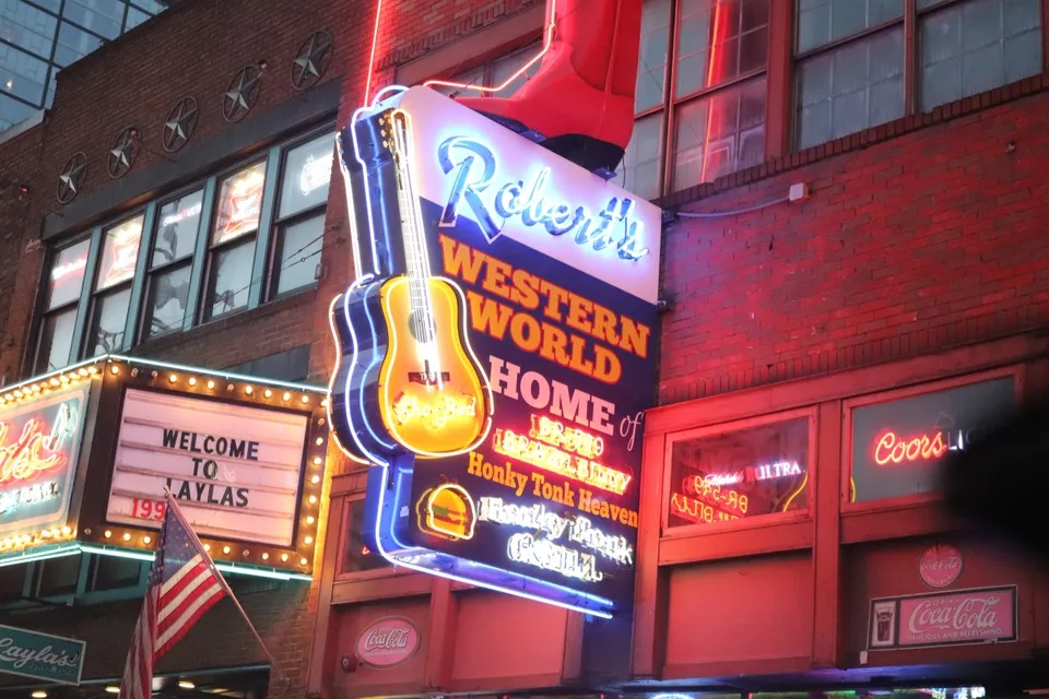 NASHVILLE CITY TOUR FOR 2 PEOPLE