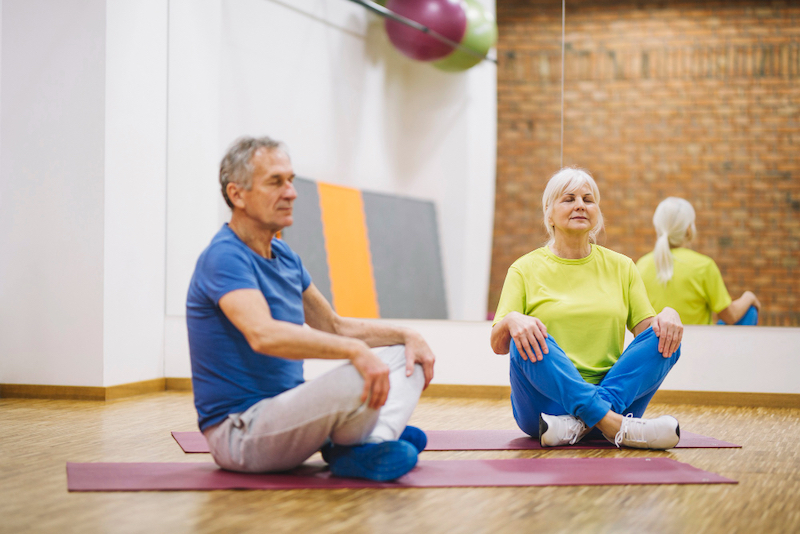 Ältere Kunden zurück ins Fitnessstudio