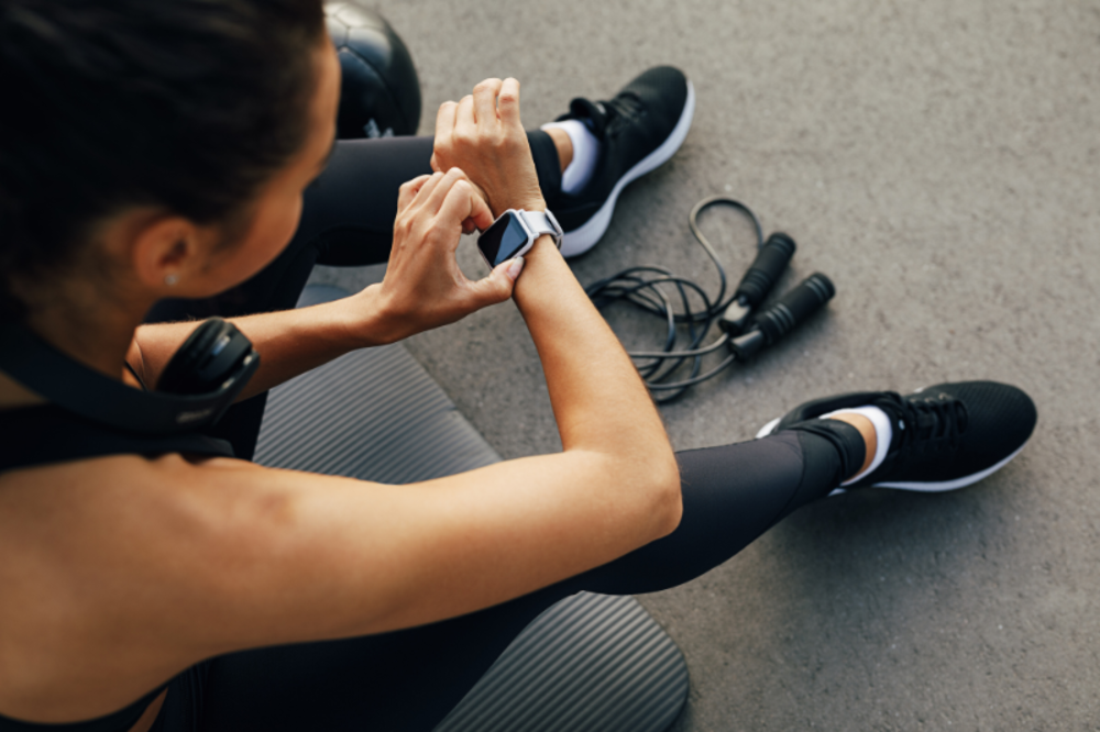 Deportista preparándose para su ejercicio
