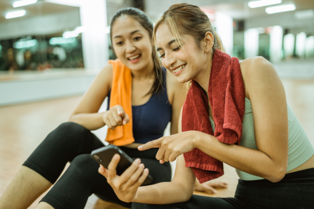 Online fitness coach target clients in his new online business