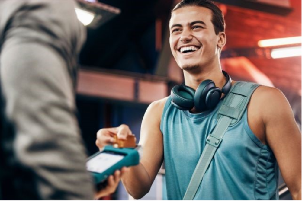 Kunde zahlt mit Karte