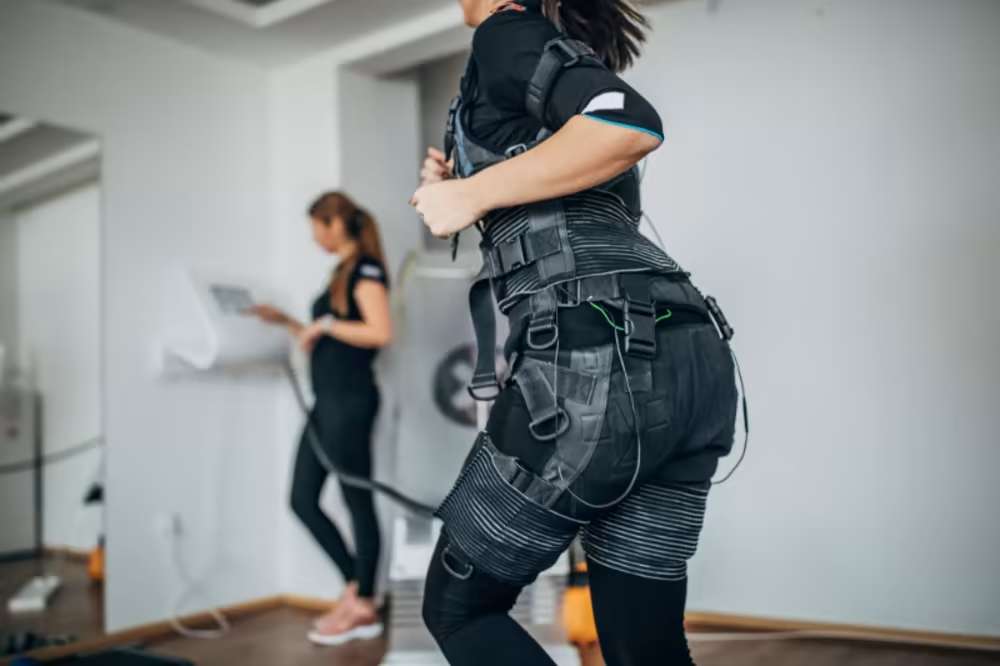 EMS-Übungen im Vergleich zum normalen Training zur Stärkung von Muskelgruppen