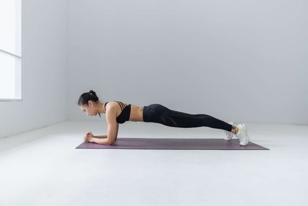 chica practicando pilates