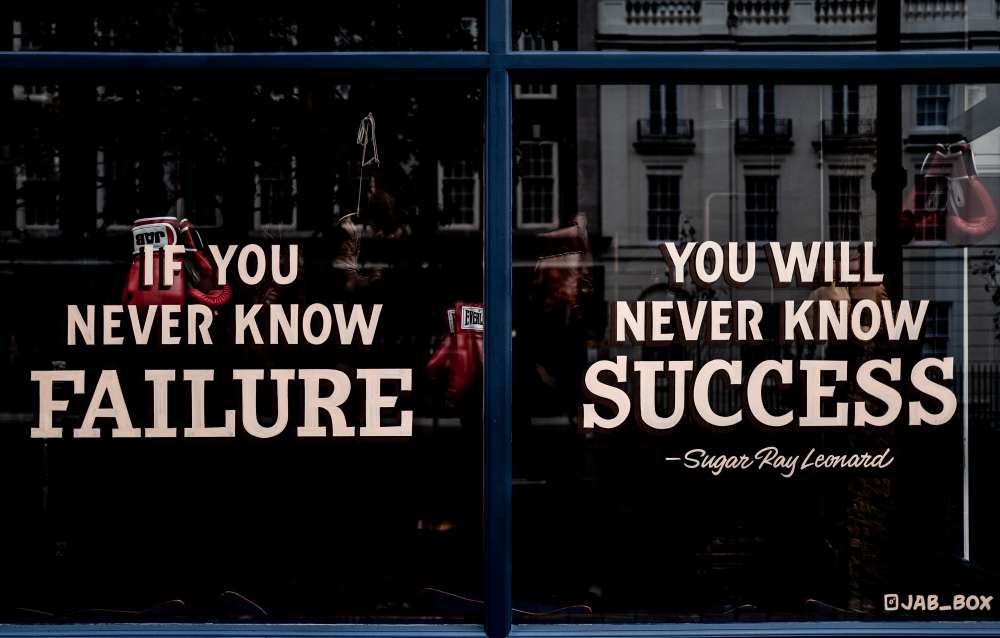 Ventanas con mensajes motivacionales.