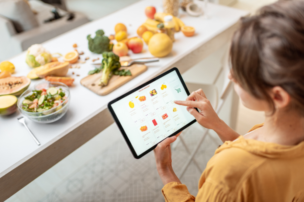 Online personal trainers bieden klanten voedingsschema’s aan die passen bij een gezonde levensstijl