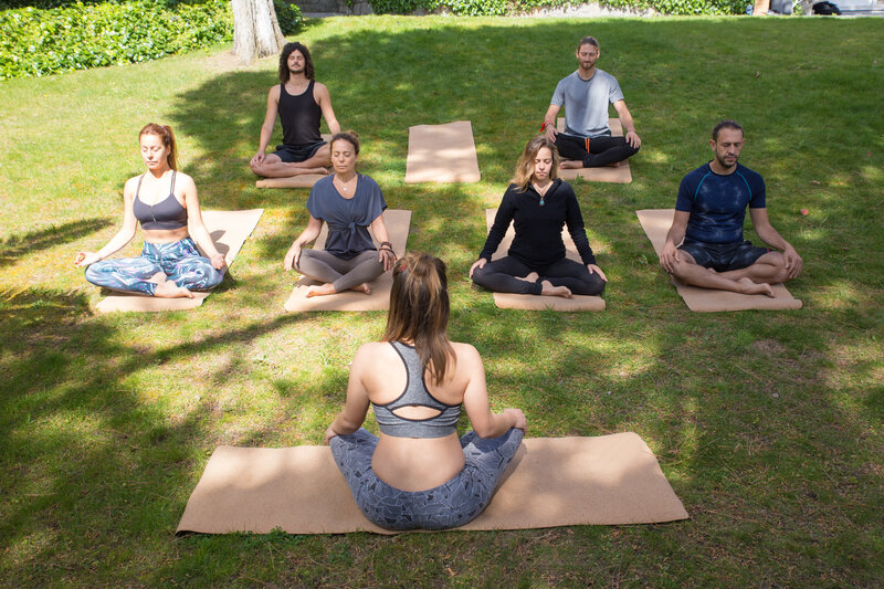 Quelle est l'importance d’une communauté de yoga ?