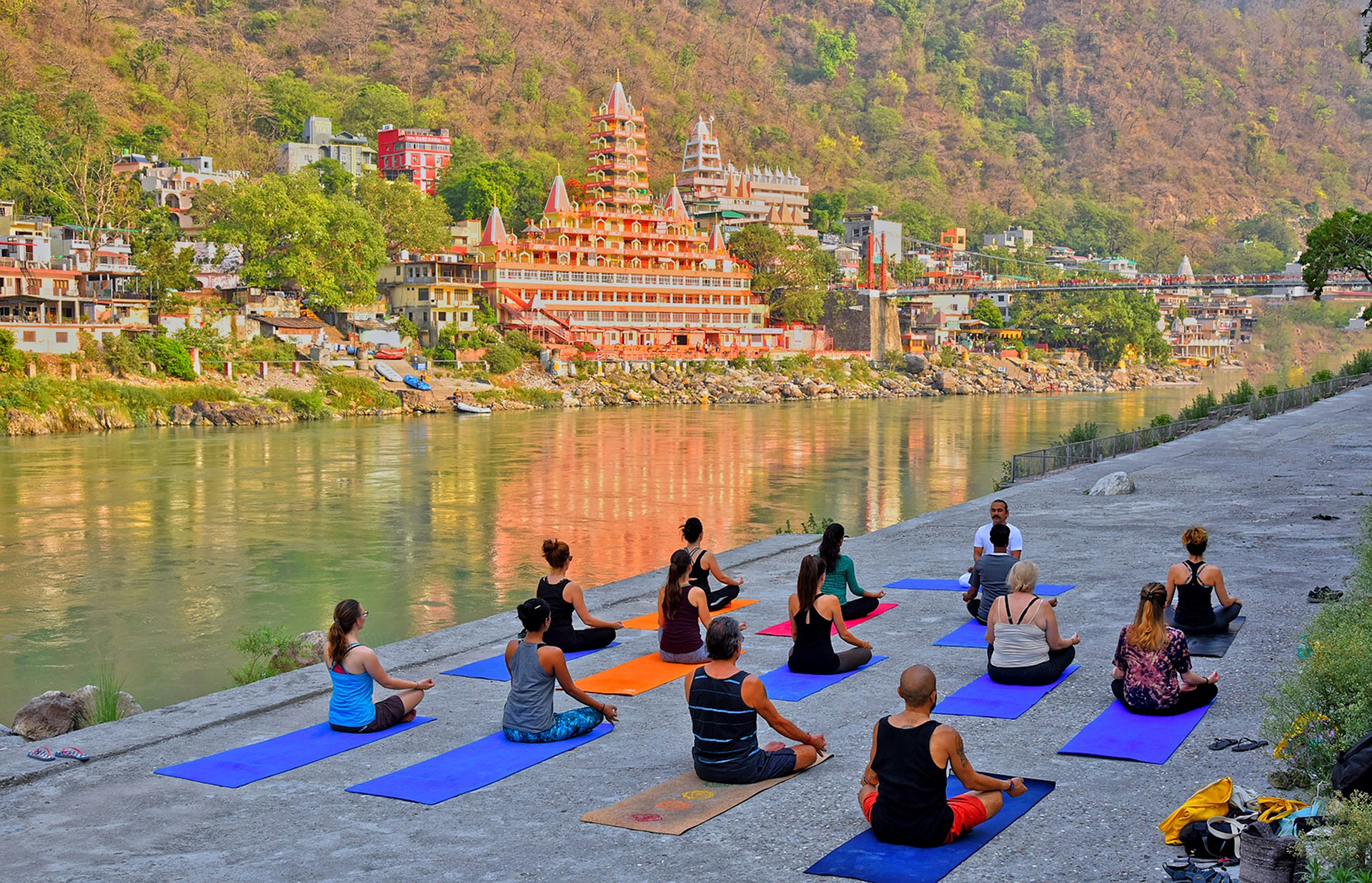 Yogalehrer werden im Himalaya