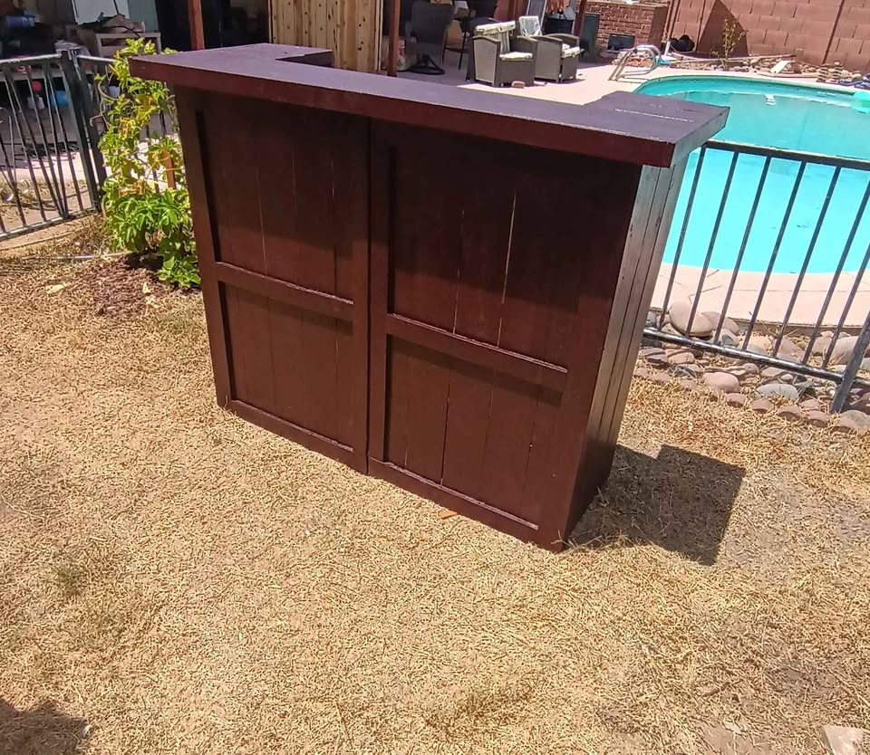 5ft U-Shaped Kona Brown Wood Mobile Bar with Serving & Storage Shelves